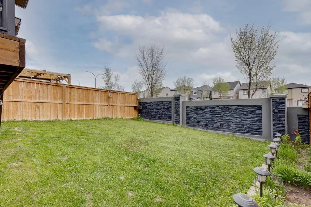 100 Nolancrest Circle NW Calgary AB T3R 0T7