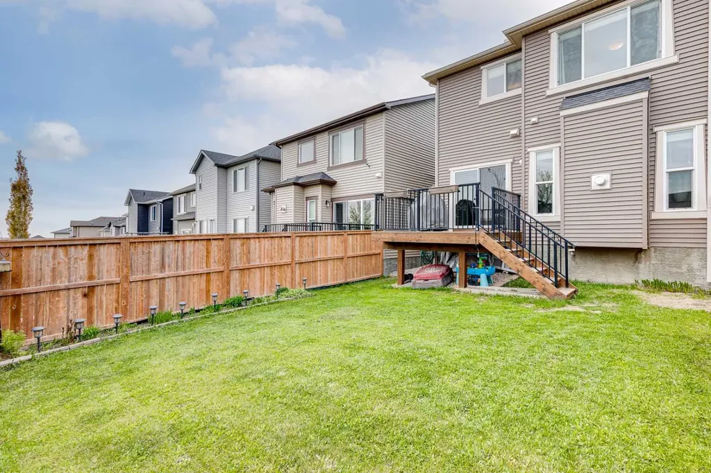 100 Nolancrest Circle NW Calgary AB T3R 0T7