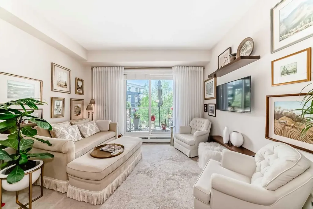 383 Smith Street NW Calgary AB T3B 6J9
