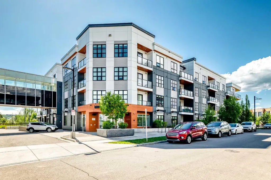 383 Smith Street NW Calgary AB T3B 6J9