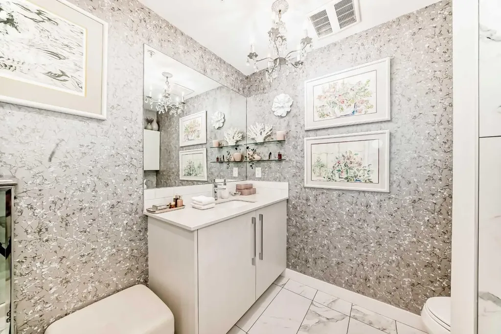 383 Smith Street NW Calgary AB T3B 6J9