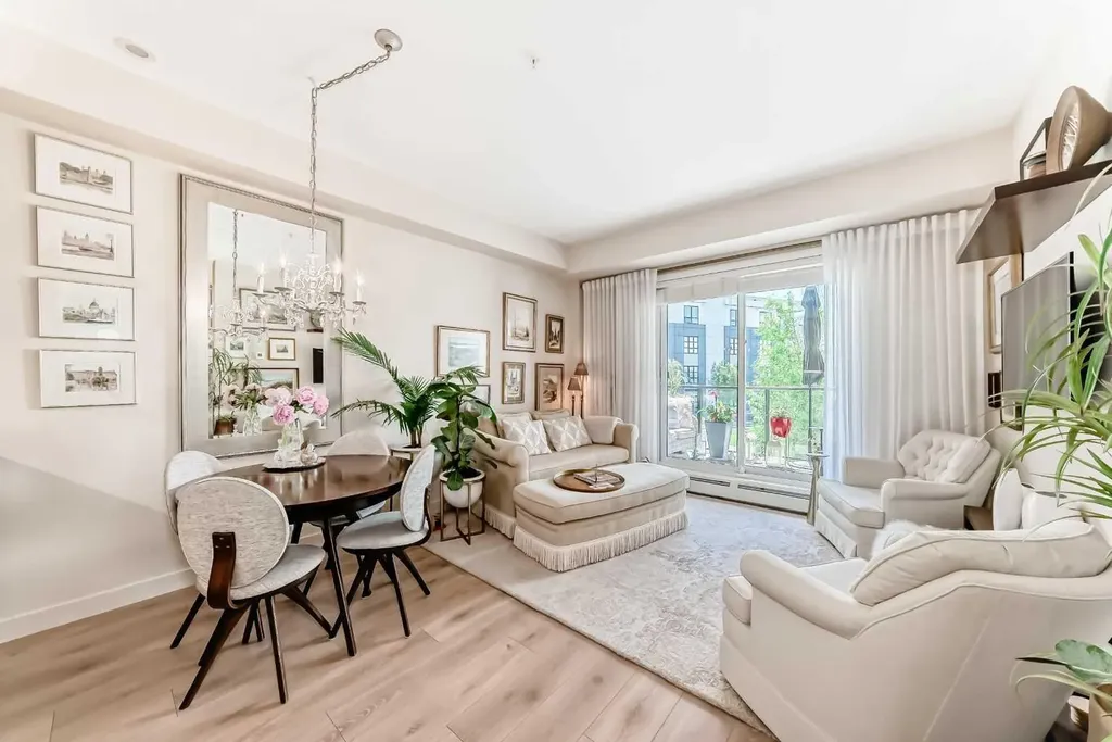 383 Smith Street NW Calgary AB T3B 6J9