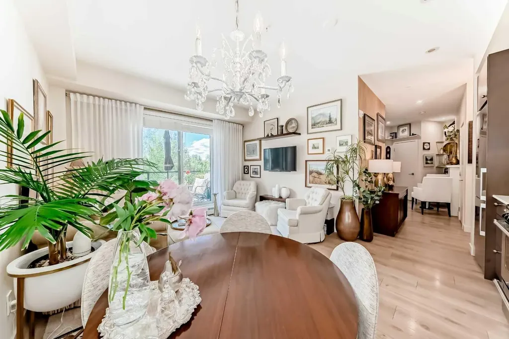 383 Smith Street NW Calgary AB T3B 6J9