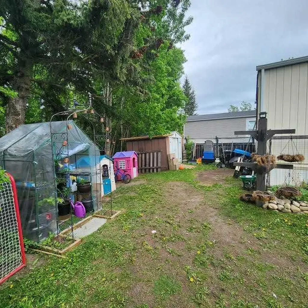 726 Carmichael Lane Hinton AB T7V1T1