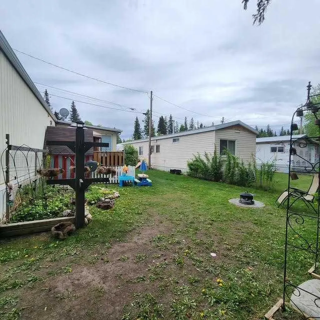 726 Carmichael Lane Hinton AB T7V1T1