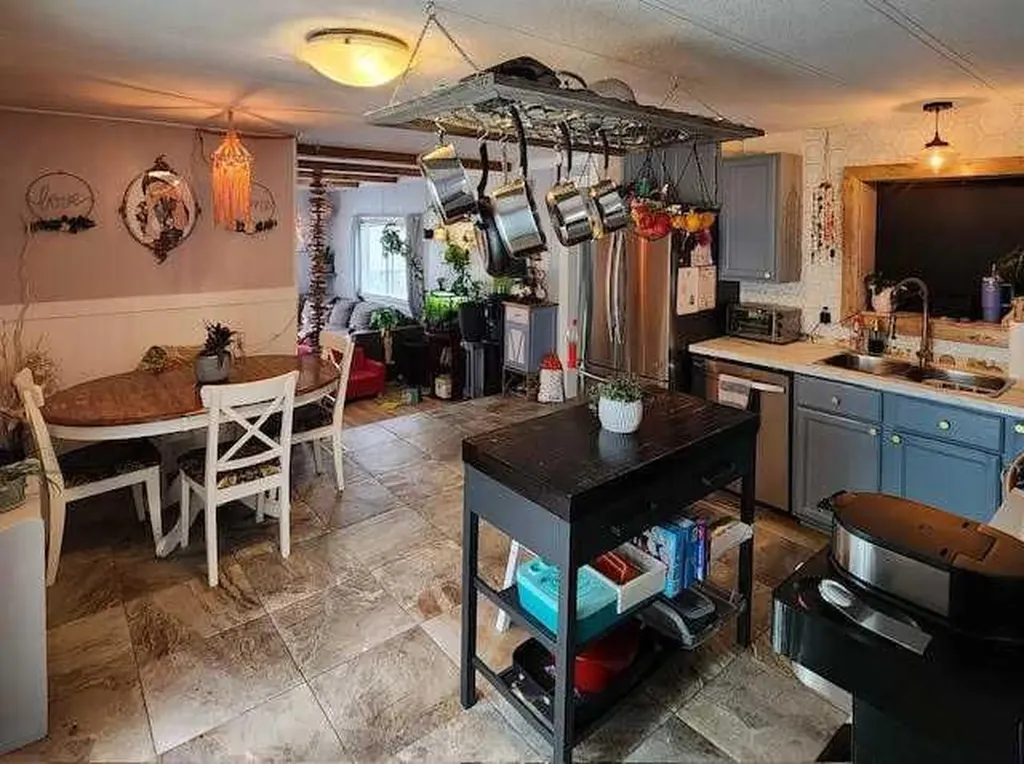 726 Carmichael Lane Hinton AB T7V1T1