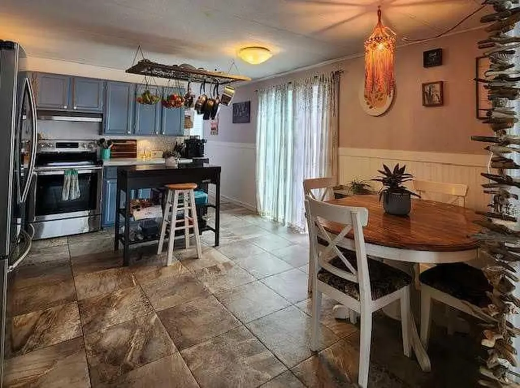 726 Carmichael Lane Hinton AB T7V1T1