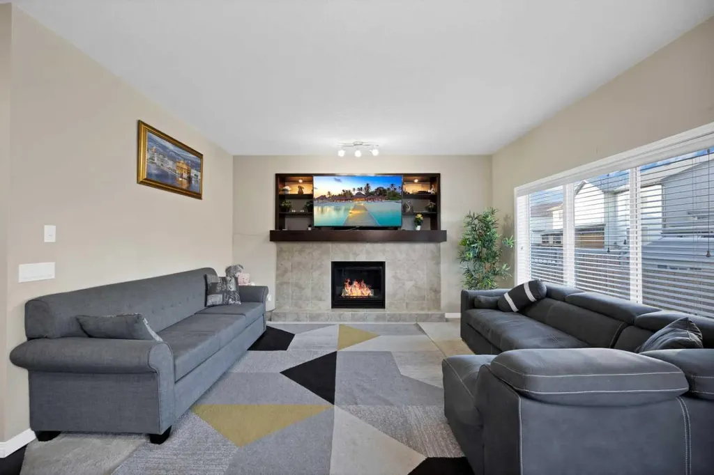 44 Skyview Shores Link NE Calgary AB T3N0J1