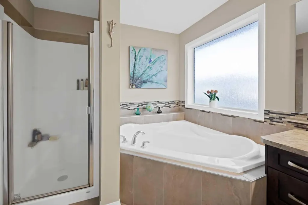 44 Skyview Shores Link NE Calgary AB T3N0J1