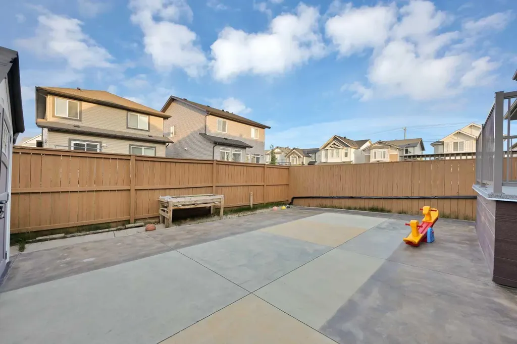 44 Skyview Shores Link NE Calgary AB T3N0J1