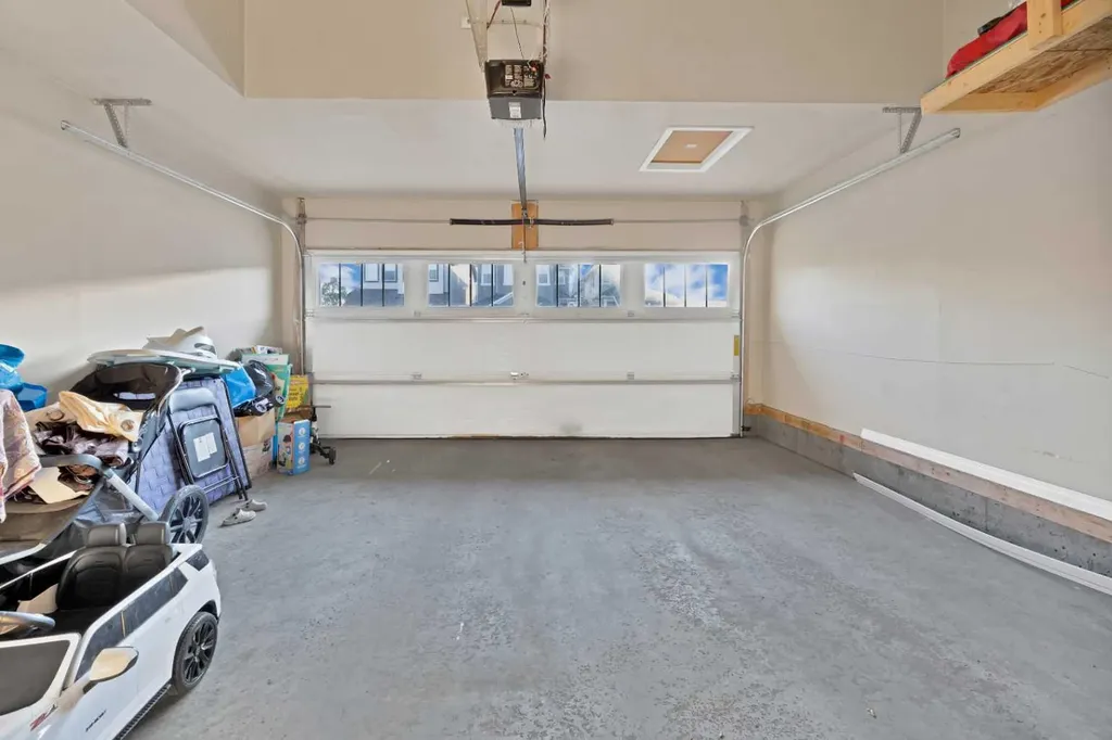 44 Skyview Shores Link NE Calgary AB T3N0J1