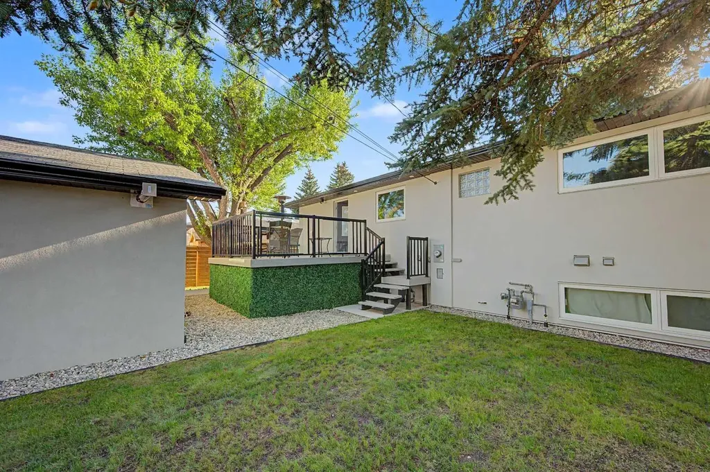 12108 Lake Waterton Way SE Calgary AB T2J 2M4