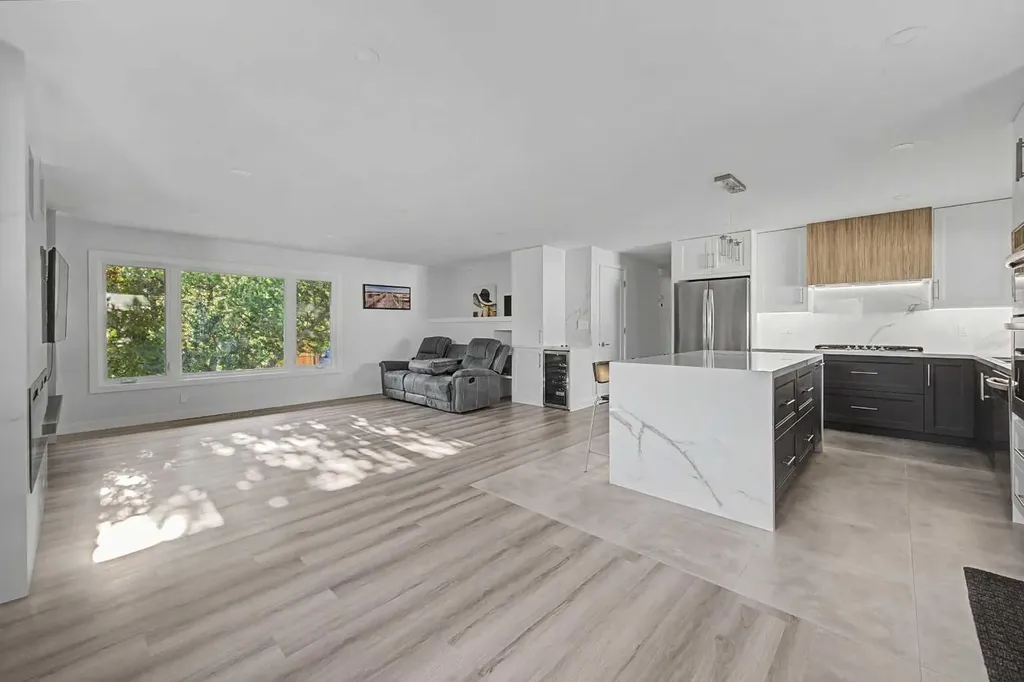 12108 Lake Waterton Way SE Calgary AB T2J 2M4