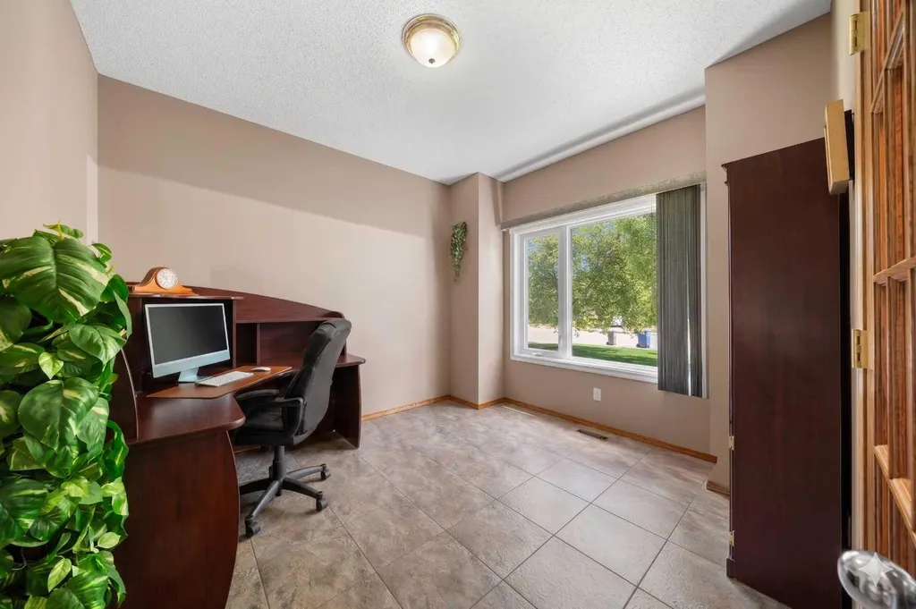 138 Gleneagles View Cochrane AB T4C 1W1