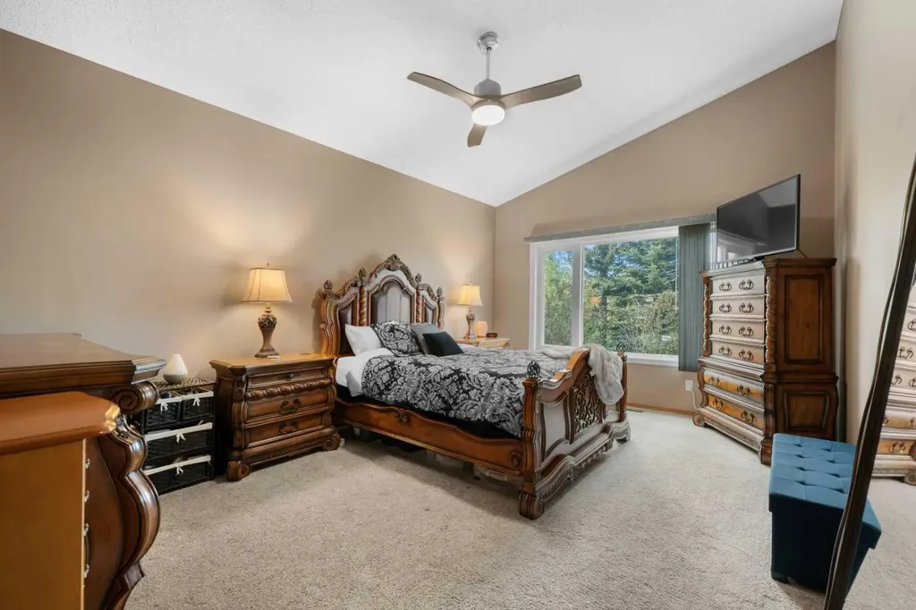 138 Gleneagles View Cochrane AB T4C 1W1