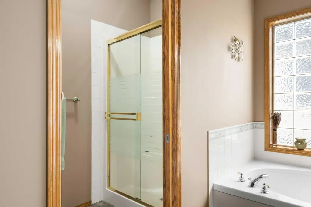 138 Gleneagles View Cochrane AB T4C 1W1