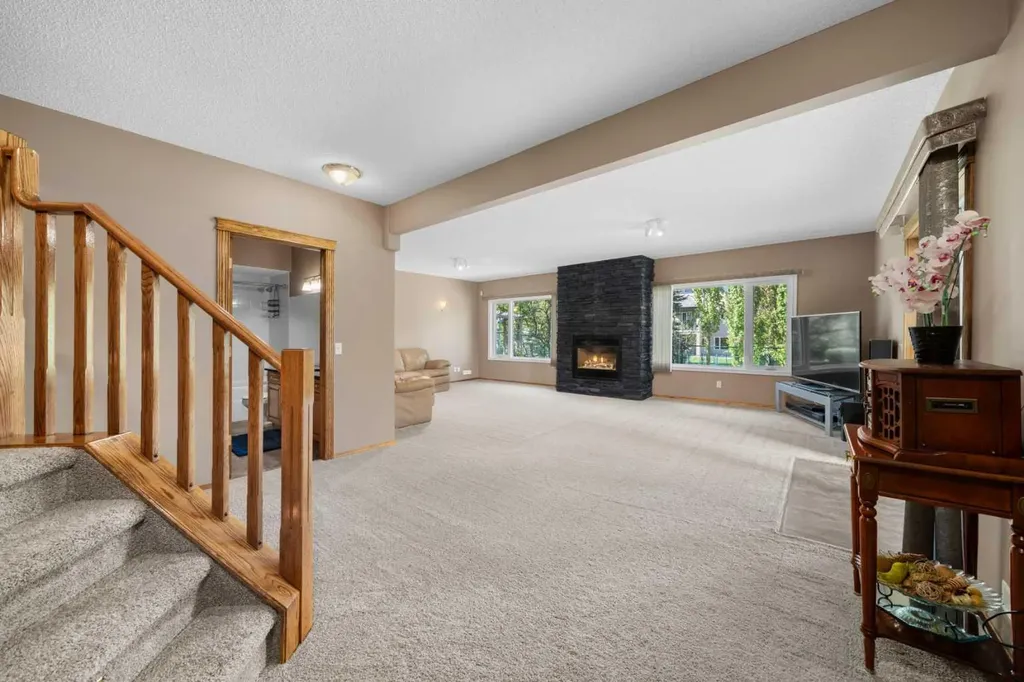 138 Gleneagles View Cochrane AB T4C 1W1