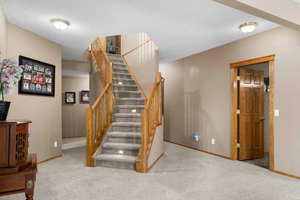 138 Gleneagles View Cochrane AB T4C 1W1