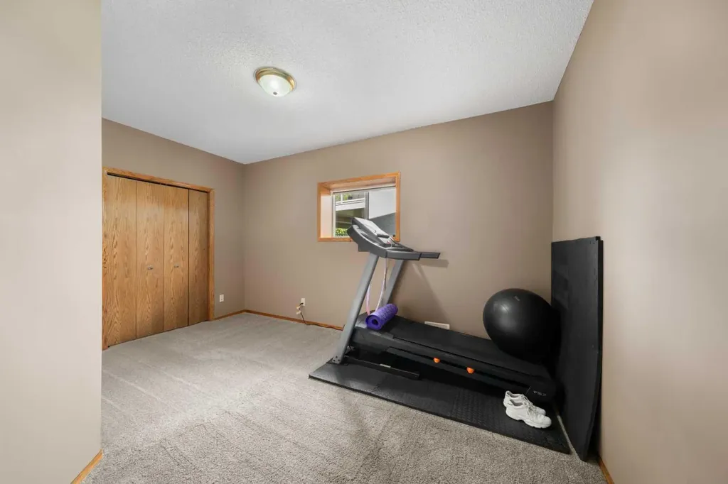 138 Gleneagles View Cochrane AB T4C 1W1