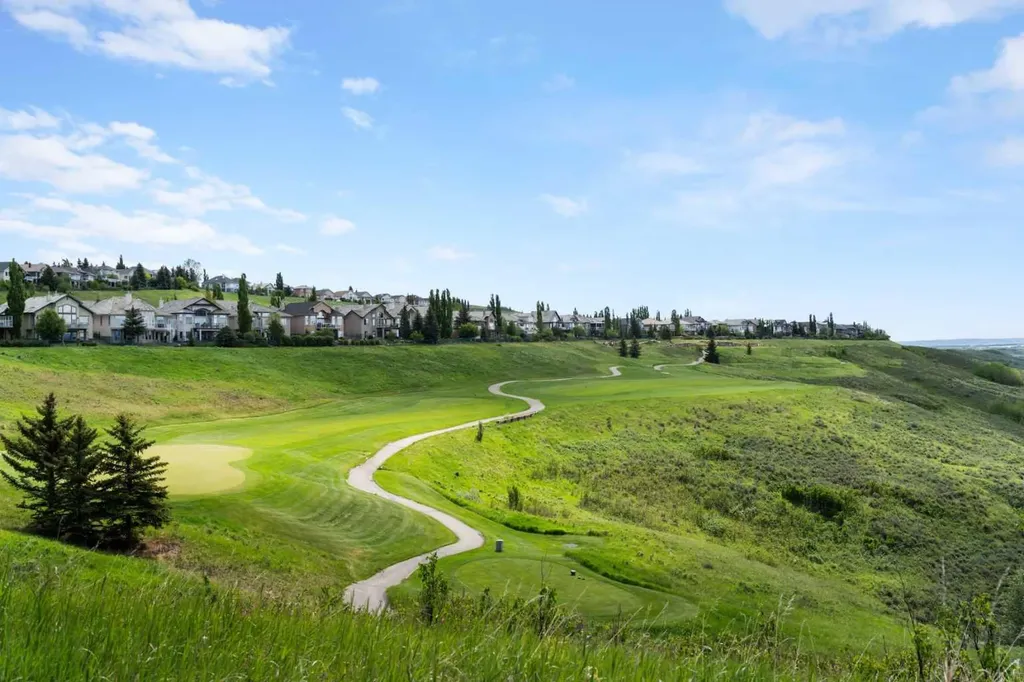 138 Gleneagles View Cochrane AB T4C 1W1