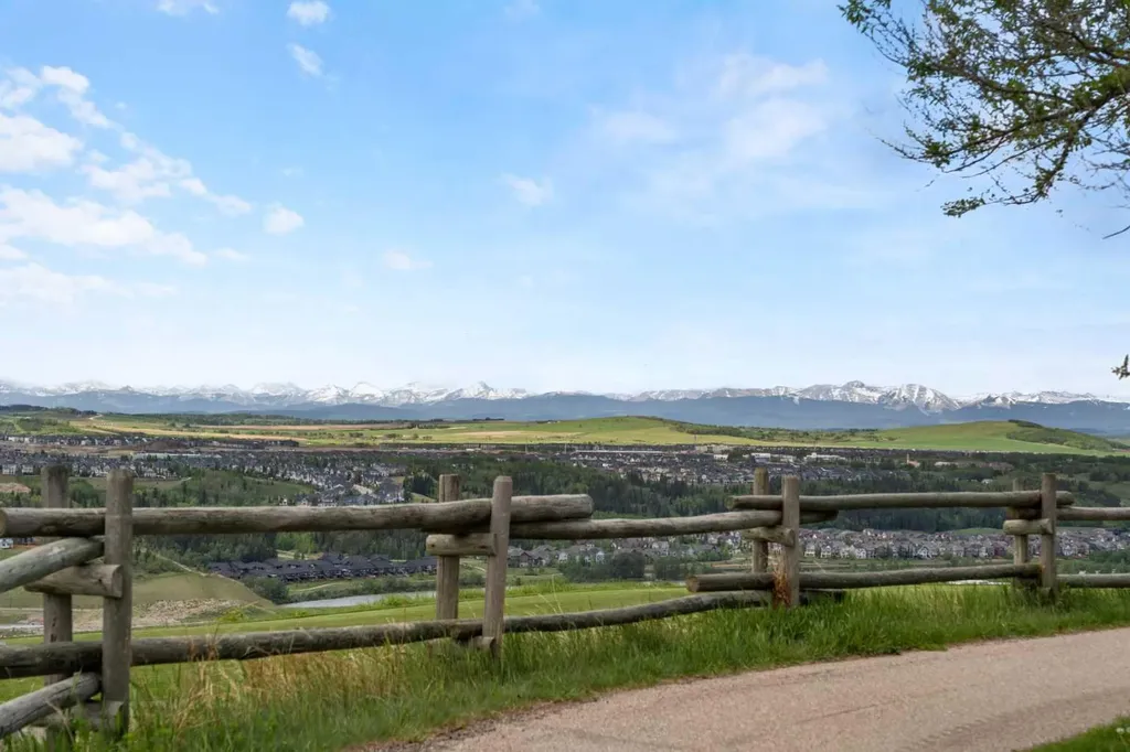 138 Gleneagles View Cochrane AB T4C 1W1
