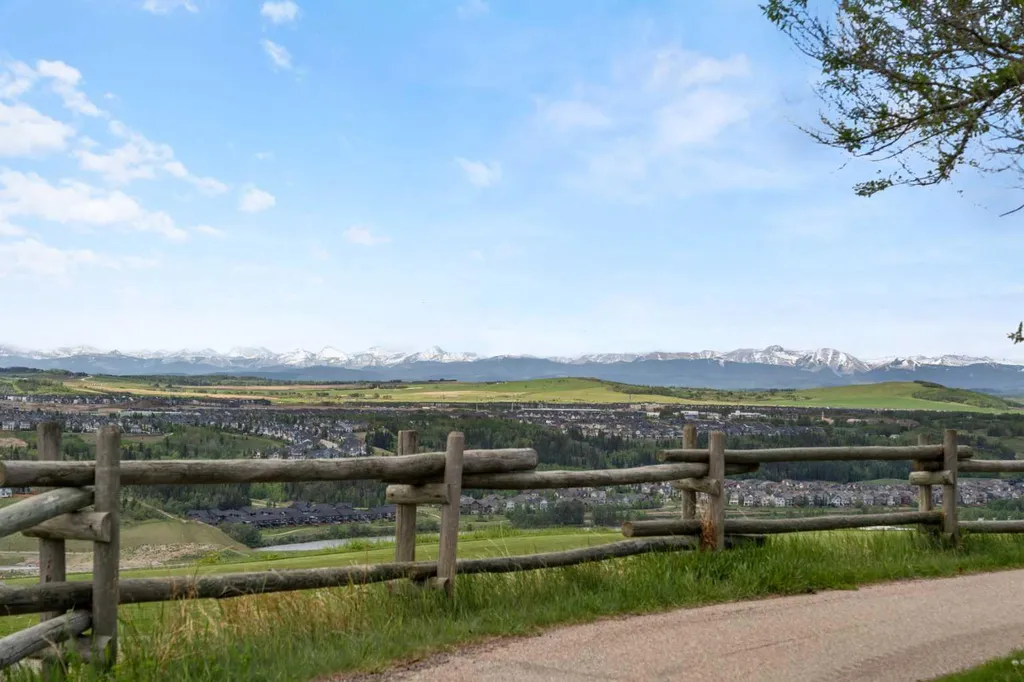 138 Gleneagles View Cochrane AB T4C 1W1