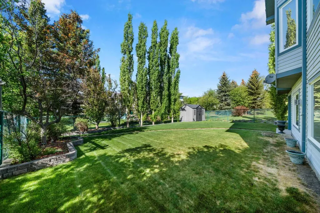 138 Gleneagles View Cochrane AB T4C 1W1
