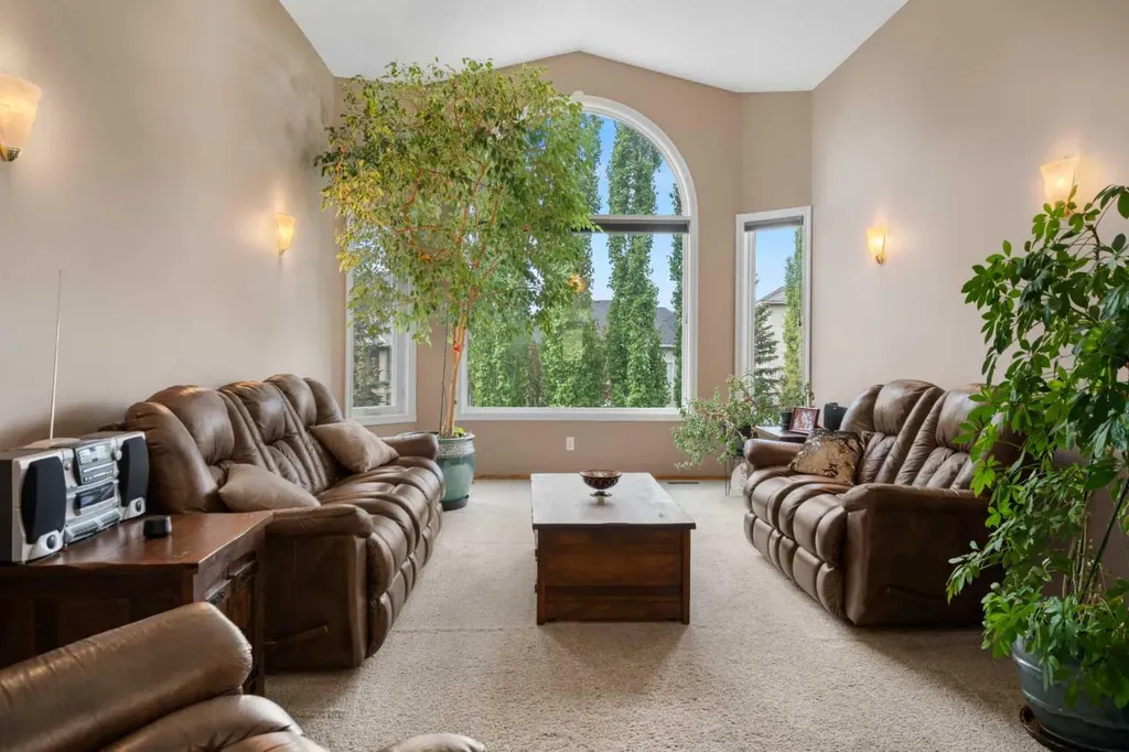 138 Gleneagles View Cochrane AB T4C 1W1
