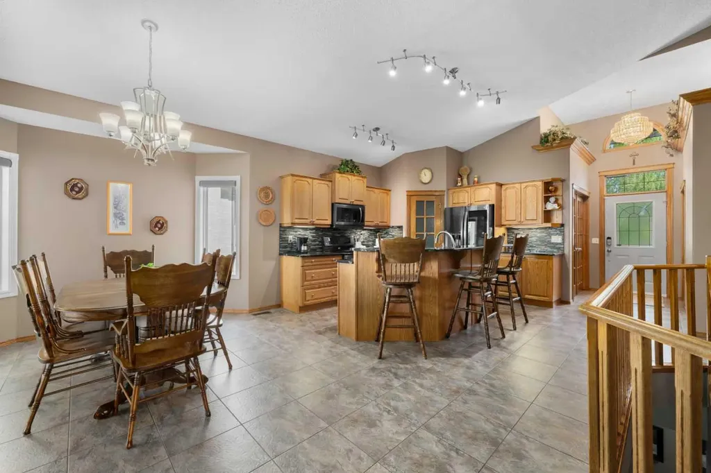 138 Gleneagles View Cochrane AB T4C 1W1