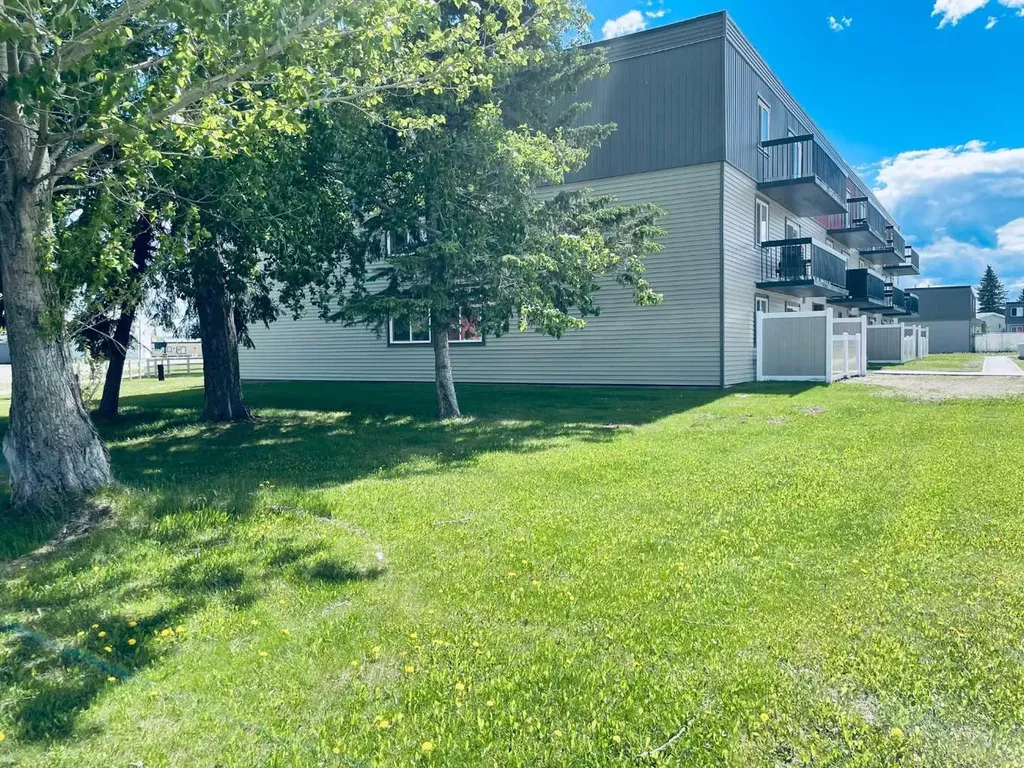 612 Main Street N Slave Lake AB T0G 2A1