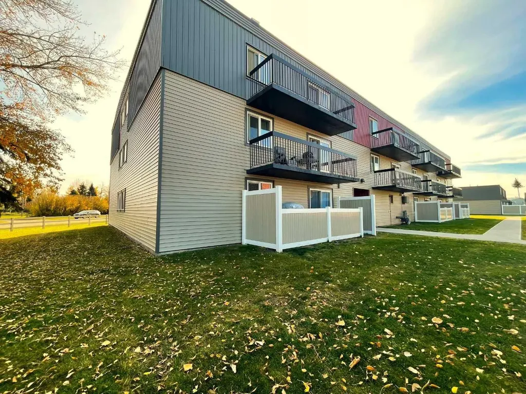 612 Main Street N Slave Lake AB T0G 2A1