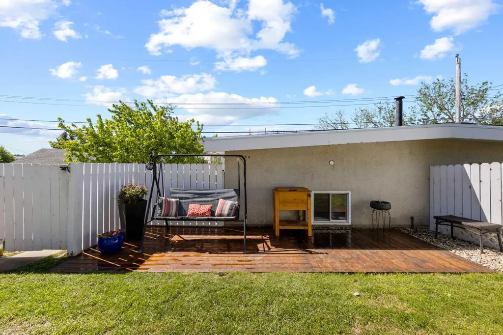 1141 Ninga Road NW Calgary AB T2K2P2
