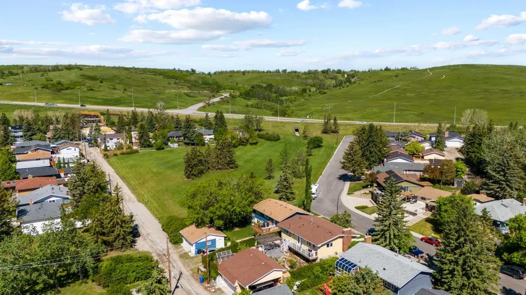 1141 Ninga Road NW Calgary AB T2K2P2