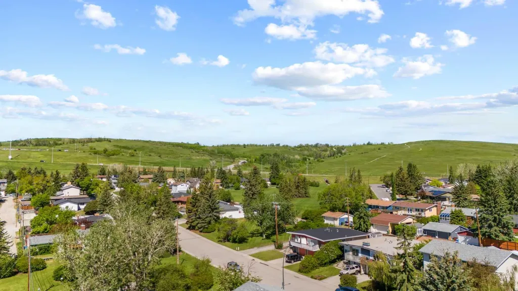 1141 Ninga Road NW Calgary AB T2K2P2