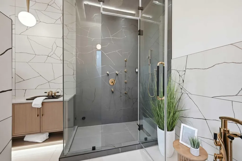 43 Lake Wapta Rise SE Calgary AB T2J 2N1