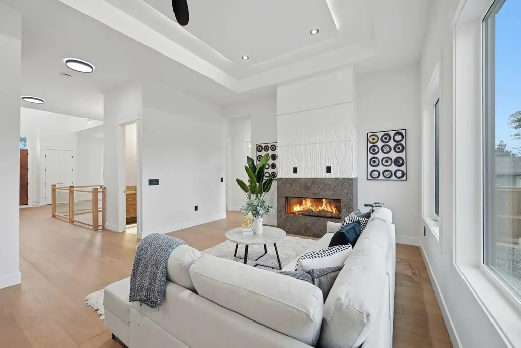 43 Lake Wapta Rise SE Calgary AB T2J 2N1