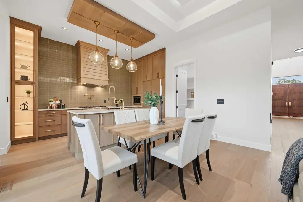 43 Lake Wapta Rise SE Calgary AB T2J 2N1
