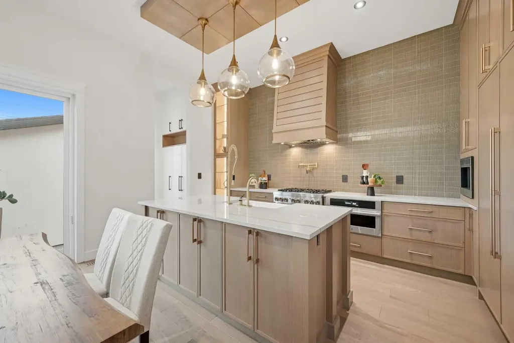 43 Lake Wapta Rise SE Calgary AB T2J 2N1
