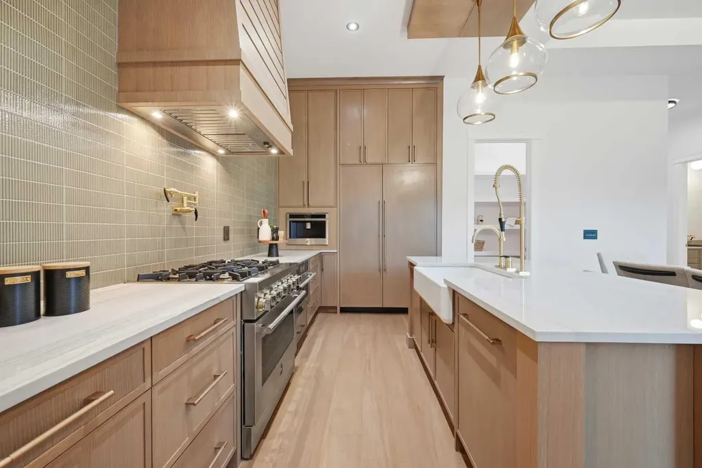 43 Lake Wapta Rise SE Calgary AB T2J 2N1