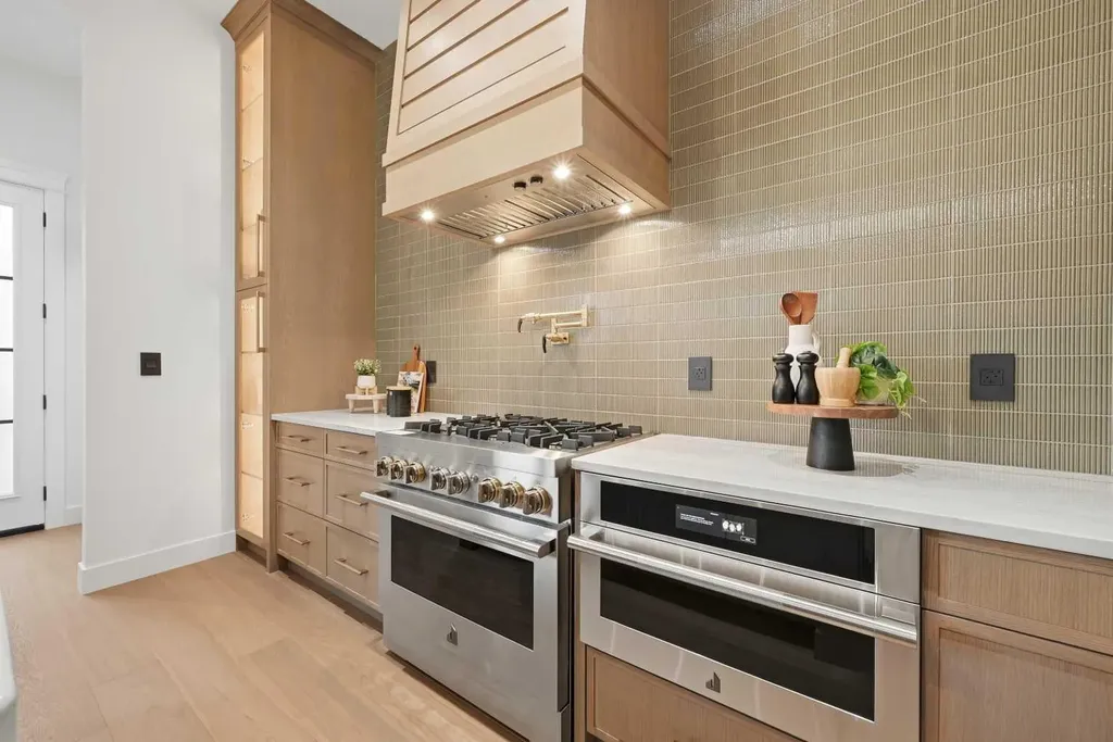 43 Lake Wapta Rise SE Calgary AB T2J 2N1