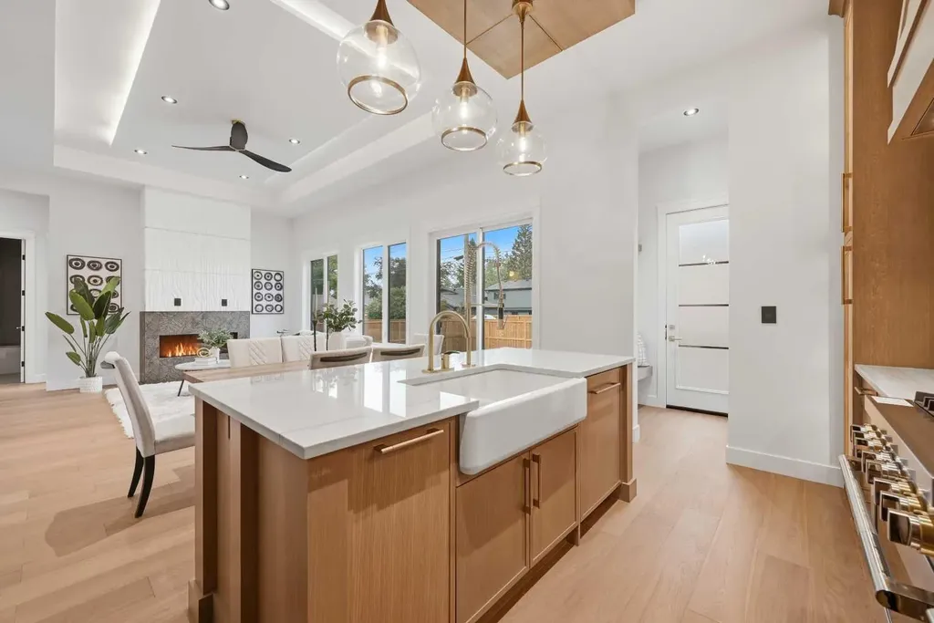43 Lake Wapta Rise SE Calgary AB T2J 2N1