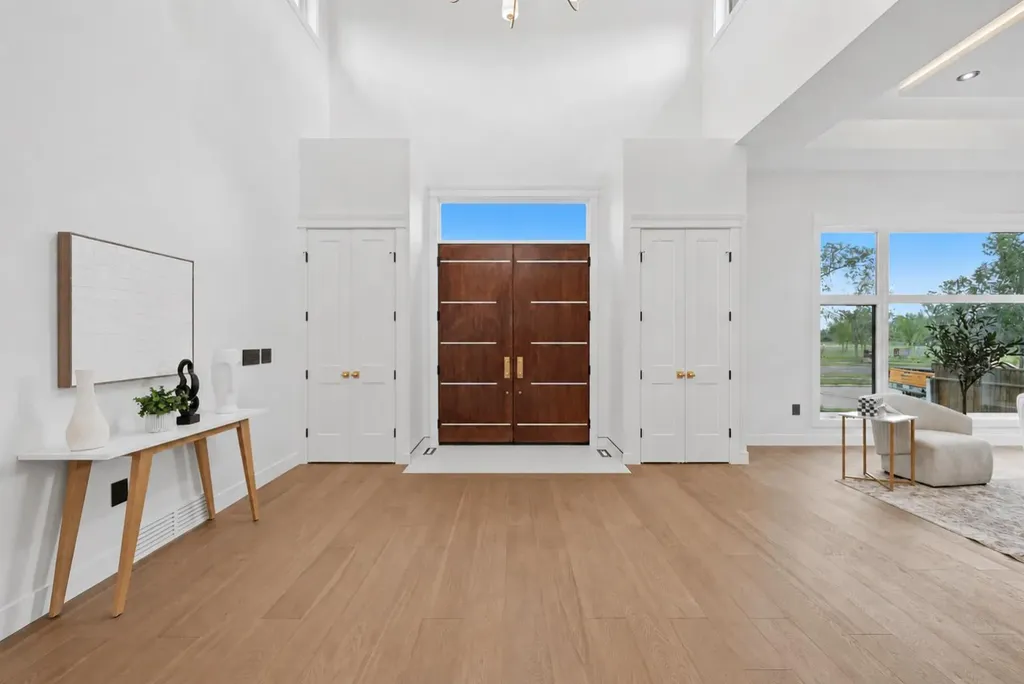 43 Lake Wapta Rise SE Calgary AB T2J 2N1