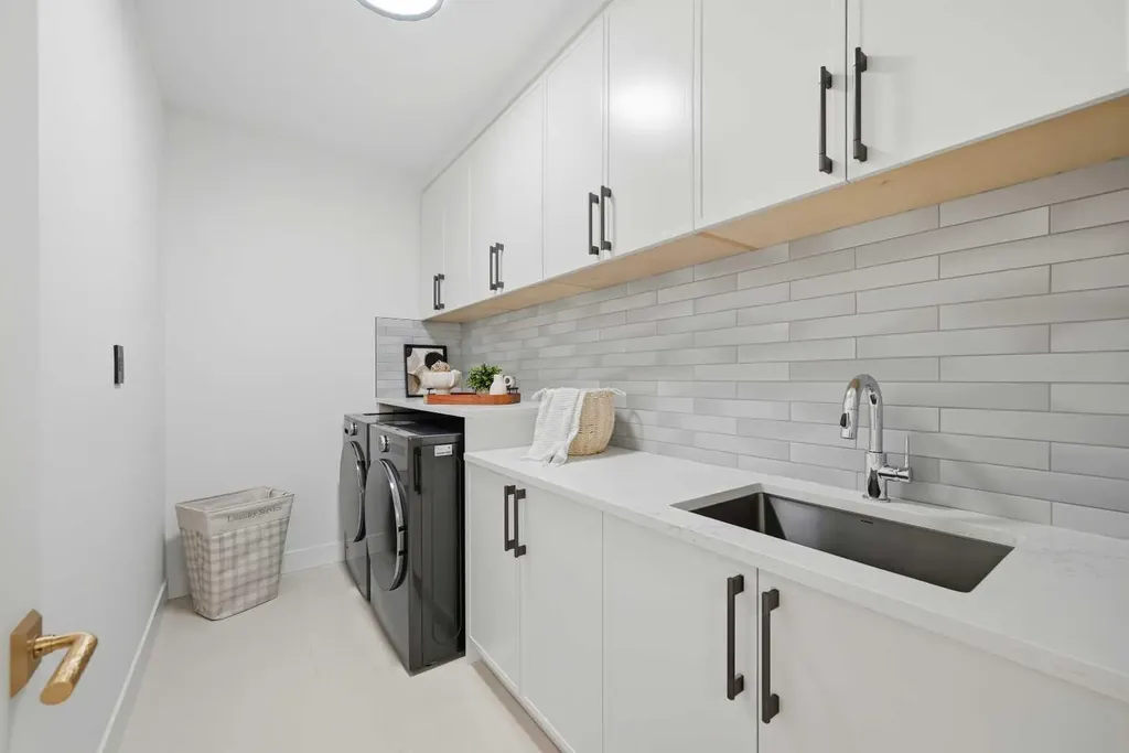 43 Lake Wapta Rise SE Calgary AB T2J 2N1