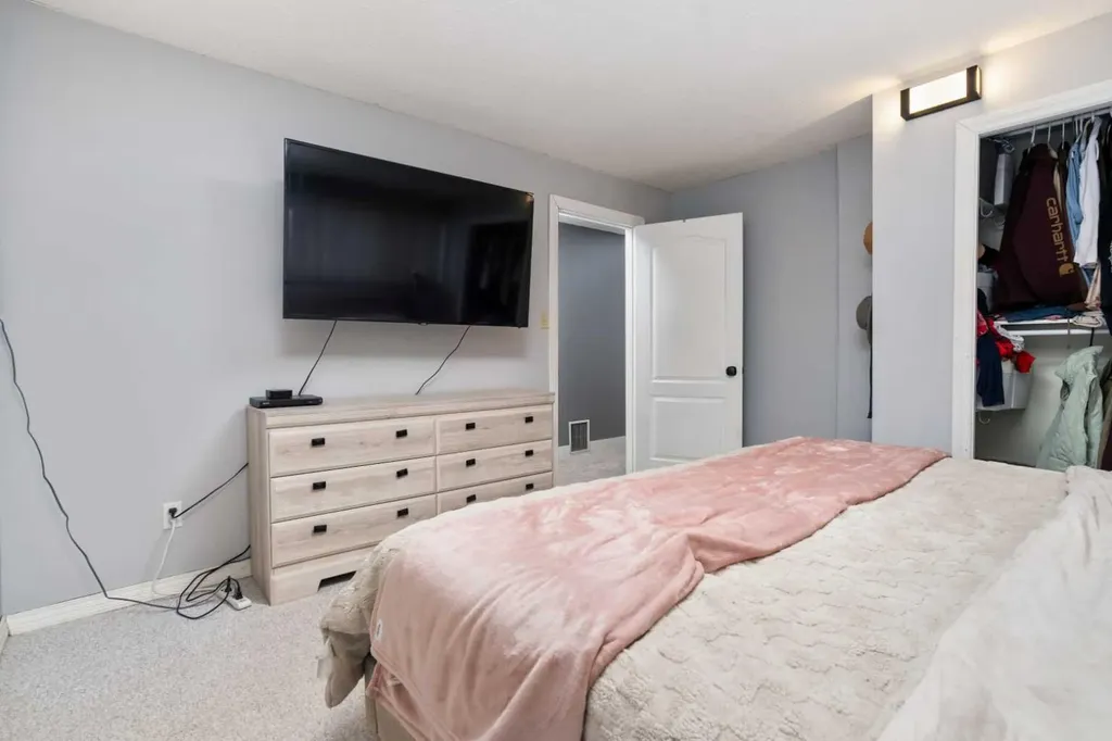 5419 51 Street Camrose AB T4V 3C5