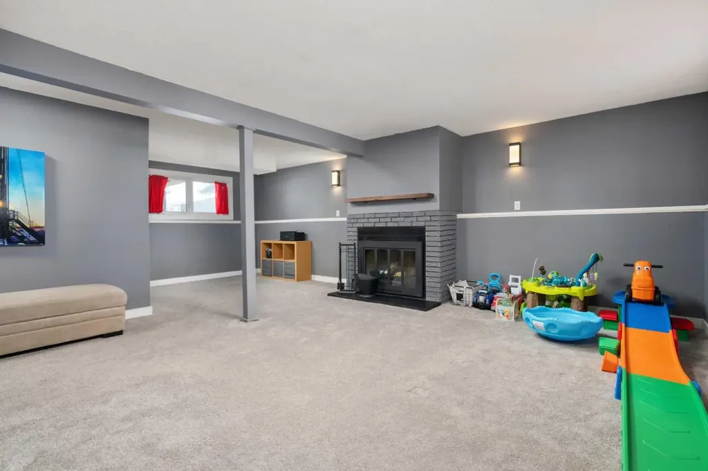 5419 51 Street Camrose AB T4V 3C5