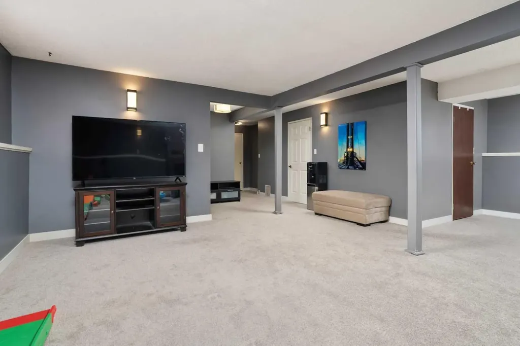 5419 51 Street Camrose AB T4V 3C5