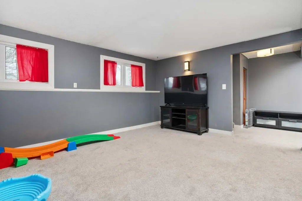 5419 51 Street Camrose AB T4V 3C5