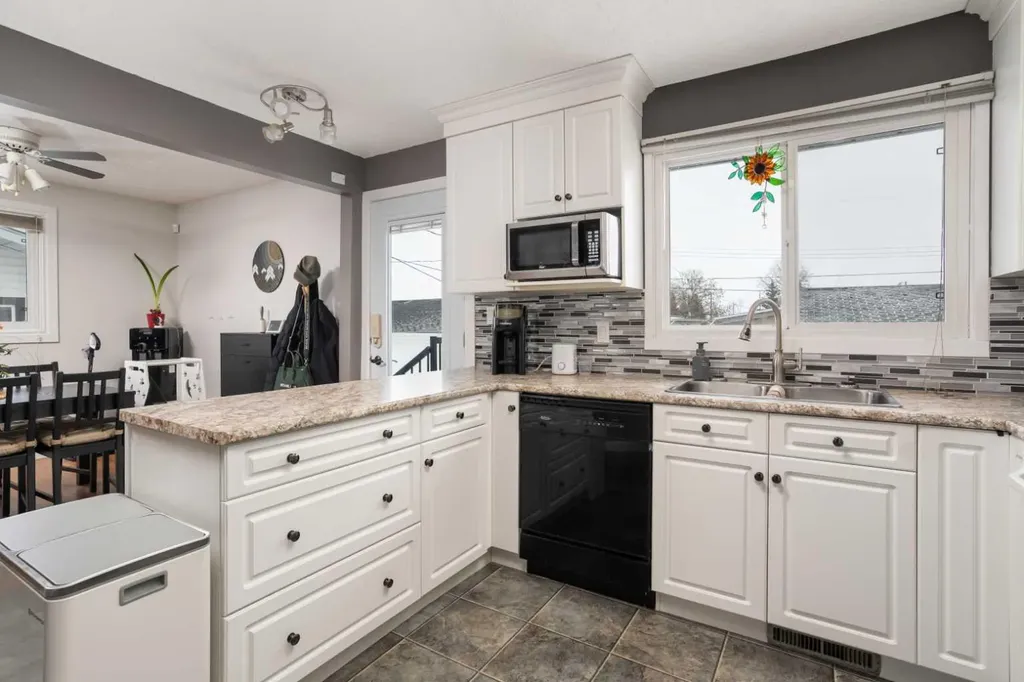 5419 51 Street Camrose AB T4V 3C5