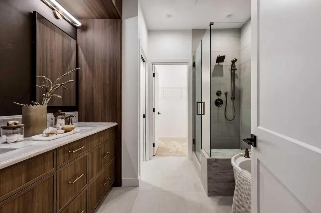 199 Sage Hill Heights NW Calgary AB T3R 2M8