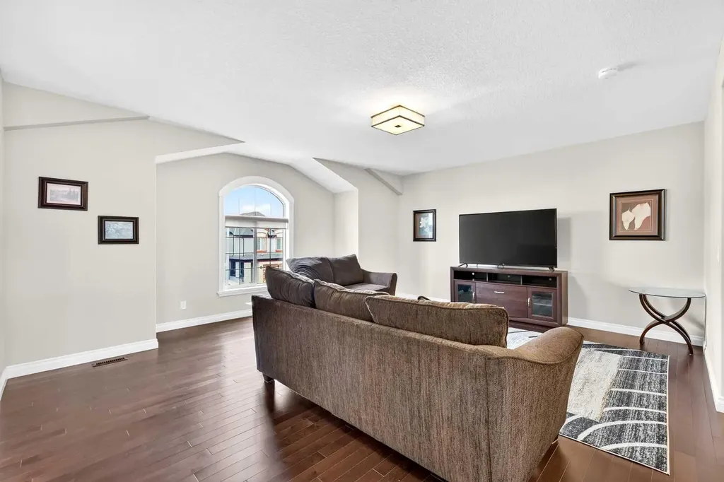 149 Marquis View SE Calgary AB T3M 2H4